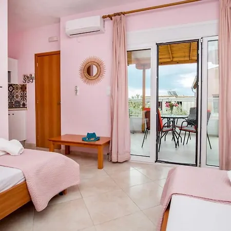 Koula 2-tomi Apartman