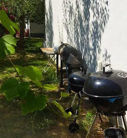 Koula 2-tomi Apartment