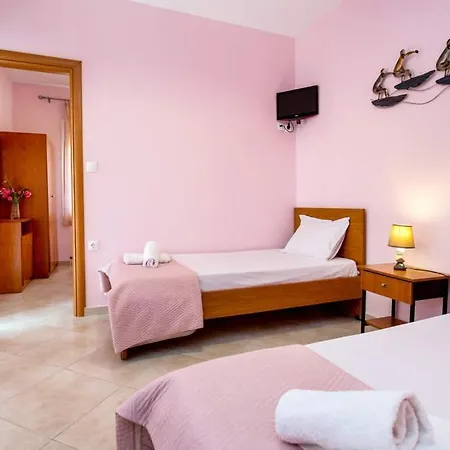 Koula 2-tomi Apartment